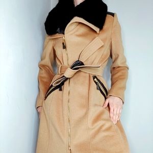 Via SpigaAsymmetrical Faux-Fur-Collar Coat